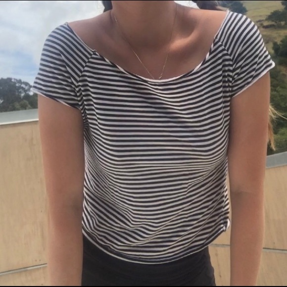 Brandy Melville Striped t-shirt - Picture 2 of 2